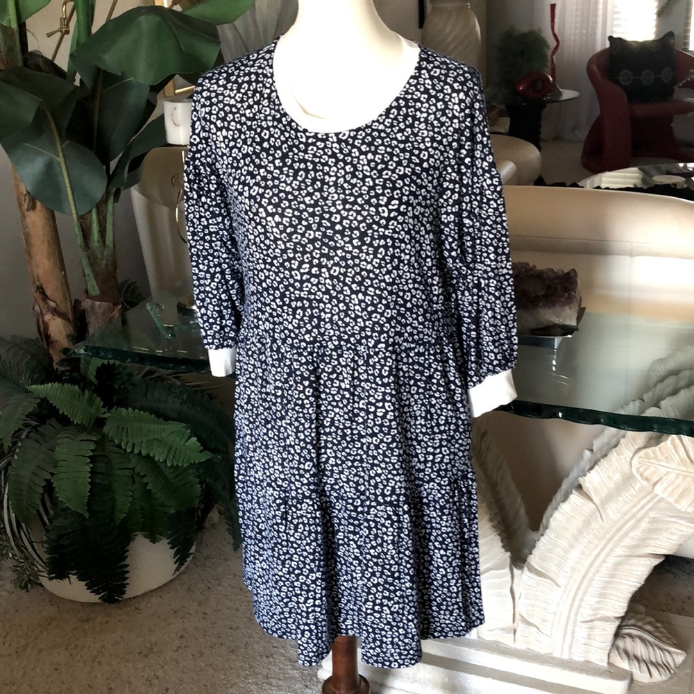 NWOT DRESS SZ S CY FASHION NAVY and WHITE GREAT TRAVEL PIECE SOFT NAVY and WHITE